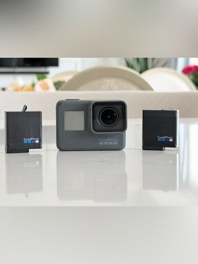 GoPro HERO5 Black Bundle - FULL KIT
(2 Batteries + Mounts + SD Card)